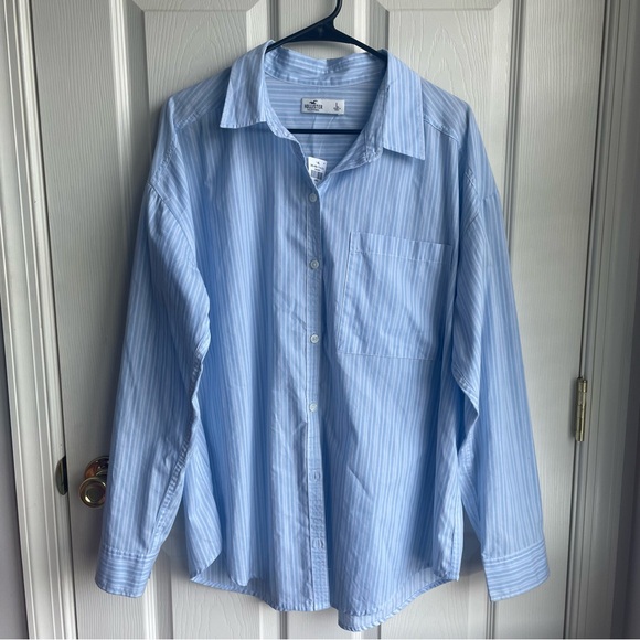 Hollister Oversized Button Up - Picture 1 of 4